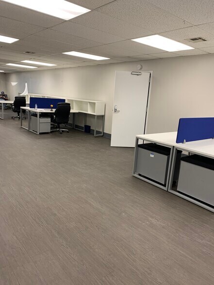 More Photos Of 10308 State Line Rd, Leawood Office For Lease