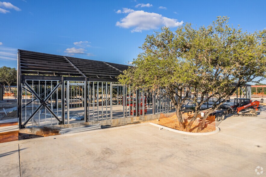 More Photos Of 17206 Blanco Rd, San Antonio Office For Sale