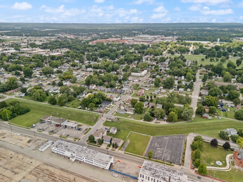 More Photos Of 1021 E Market St, Jeffersonville Land For Sale