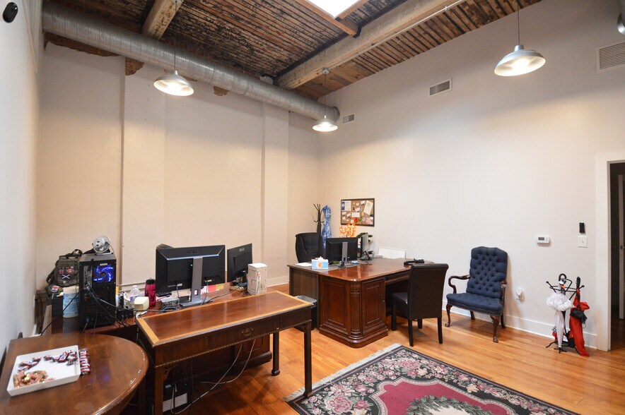 More Photos Of 231 W 4th St, Winston-Salem Office For Lease