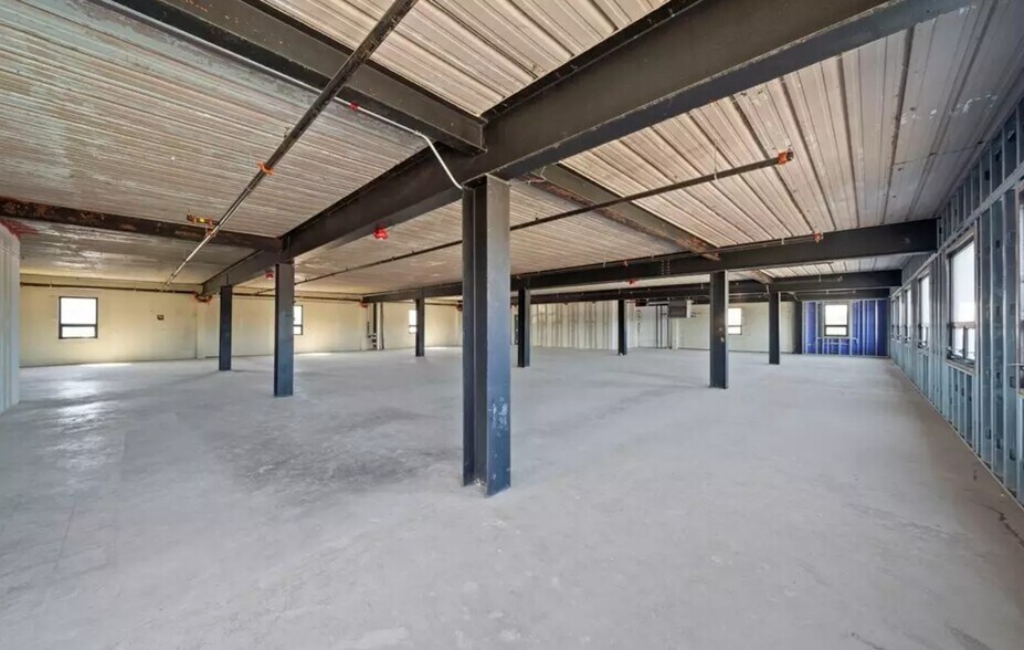 More Photos Of 43 Freeport St, Boston Flex For Lease
