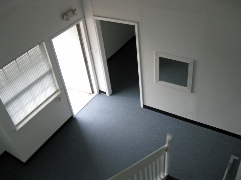 More Photos Of 3025 Ashley Phosphate Rd, North Charleston General Retail For Lease