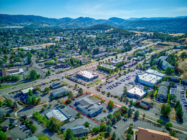 More Photos Of 2435 NW Kline St, Roseburg Medical For Lease