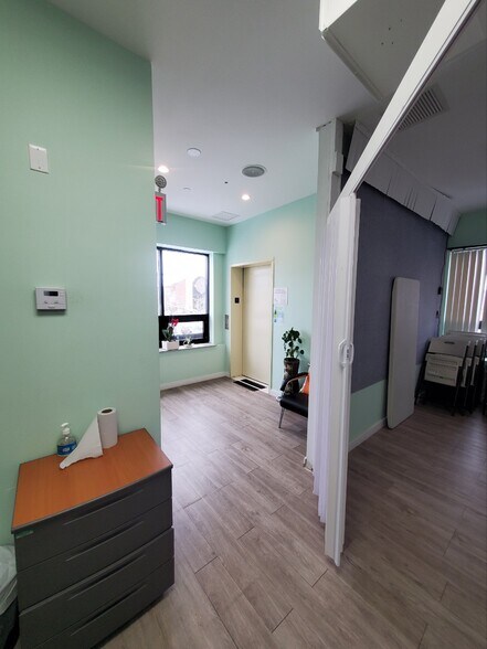 More Photos Of 4014 157th St, Flushing Flex For Sale