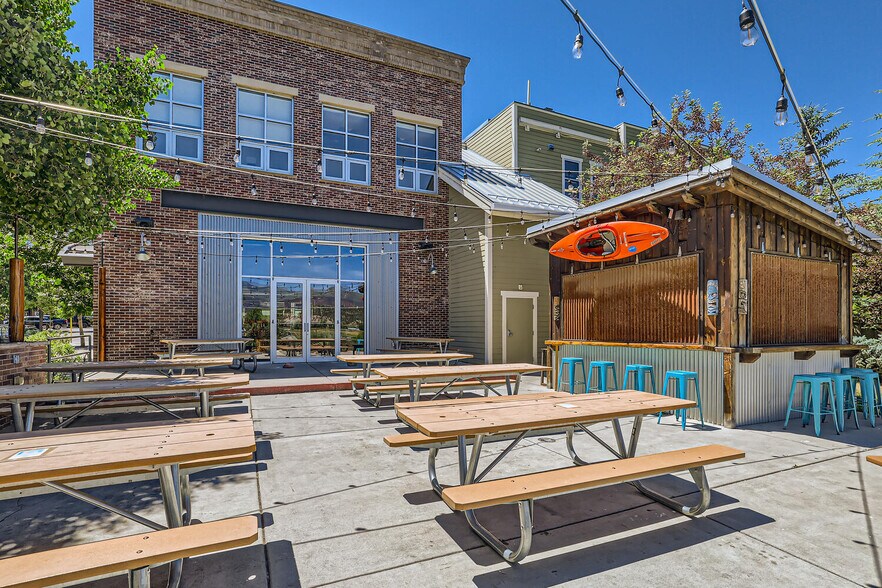 More Photos Of 1099 Capitol St, Eagle Office For Sale