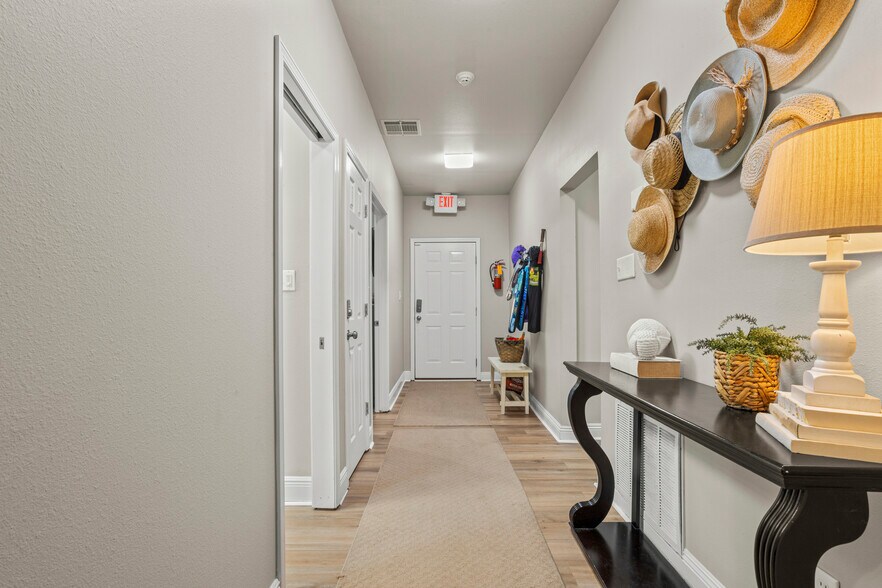 More Photos Of 1705 Government St, Ocean Springs Office For Sale