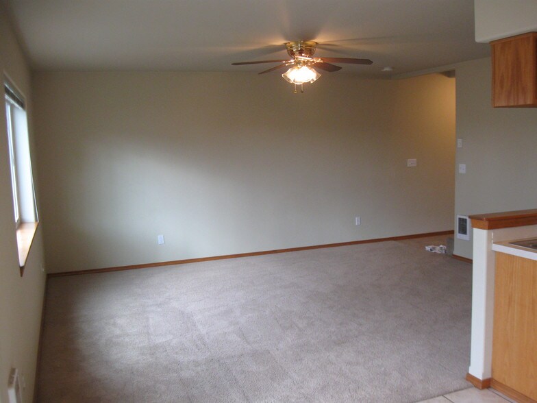 More Photos Of 673 SW 20th St, Chehalis Apartments For Sale