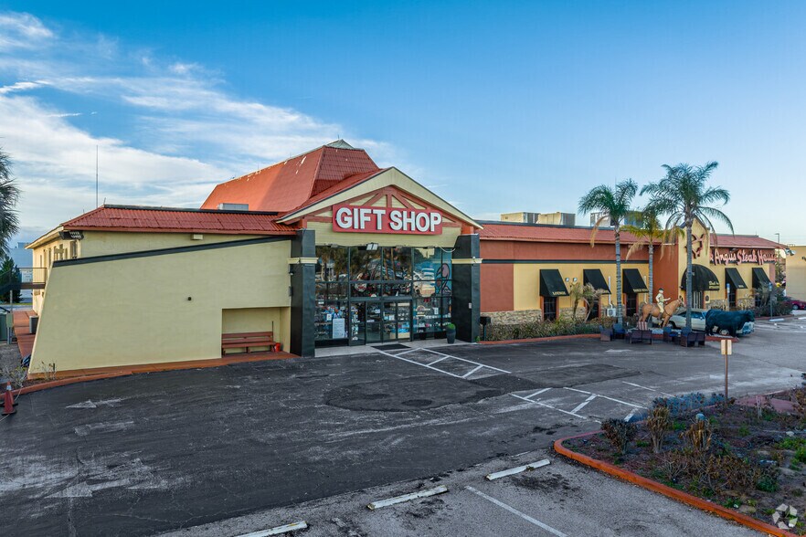 More Photos Of 7516 W Irlo Bronson Memorial Hwy, Kissimmee General Retail For Sale