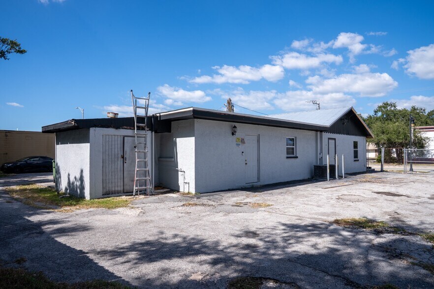 More Photos Of 108 9th Ave E, Bradenton Freestanding For Sale