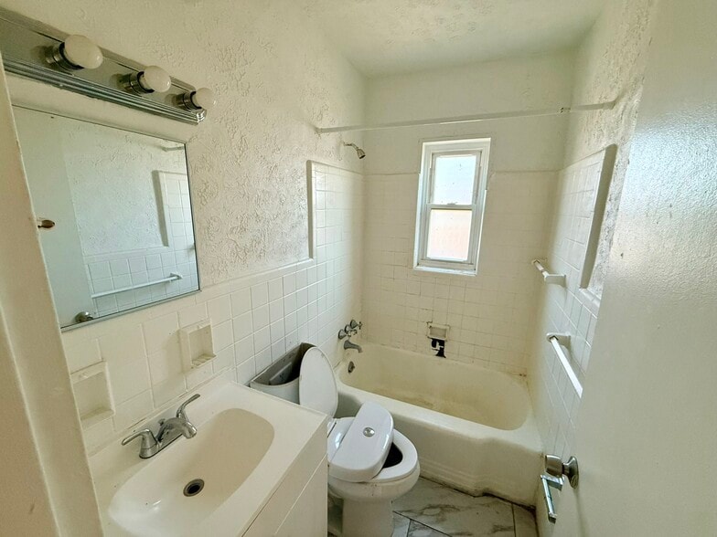 More Photos Of 2512-2516 Highland Ave, Cincinnati Apartments For Sale
