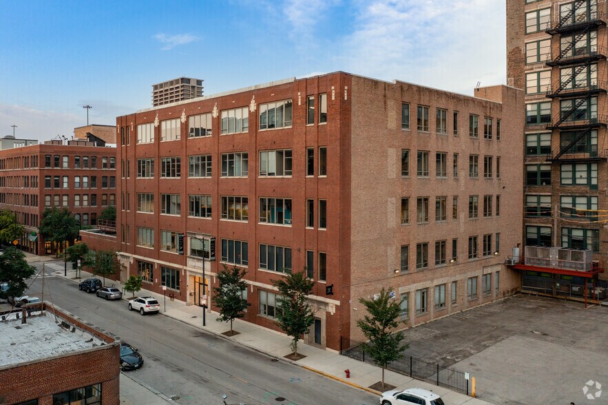 More Photos Of 322-340 S Green St, Chicago Office For Lease