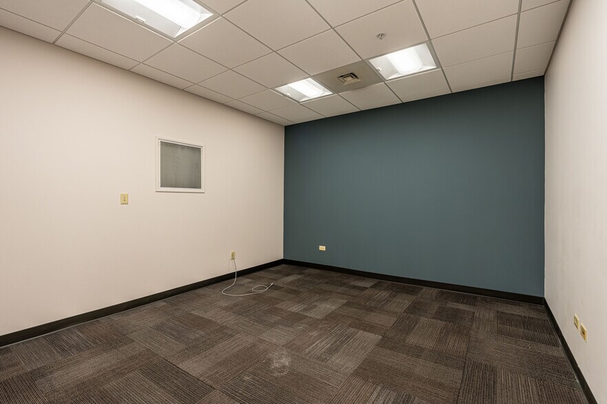 More Photos Of 4650 Southwest Hwy, Oak Lawn Medical For Sale