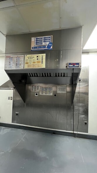More Photos Of 6200 College Dr, Suffolk General Retail For Lease