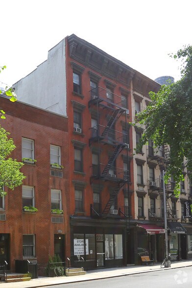 Primary Photo Of 235 W 19th St, New York Apartments For Lease