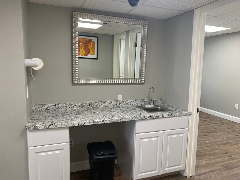 More Photos Of 2795 Whitney Ave, Hamden Office For Sale