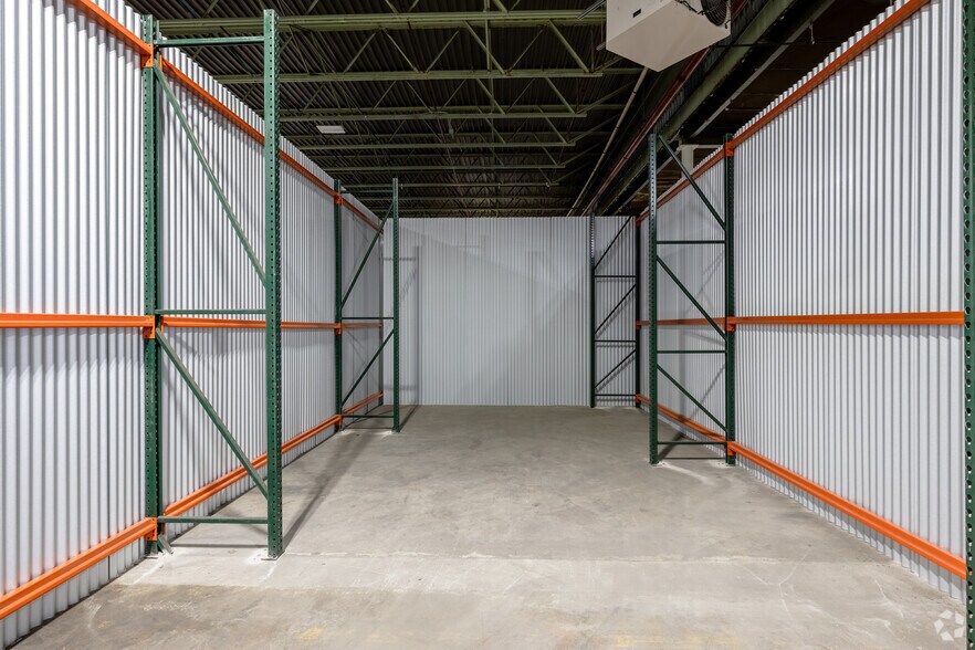 More Photos Of 567-575 N Midland Ave, Saddle Brook Warehouse For Lease