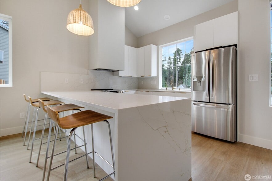 More Photos Of 27906 U St., Ocean Park Apartments For Sale
