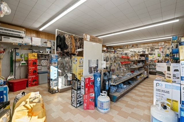 More Photos Of 424 W Linden Way, Heppner Storefront For Sale
