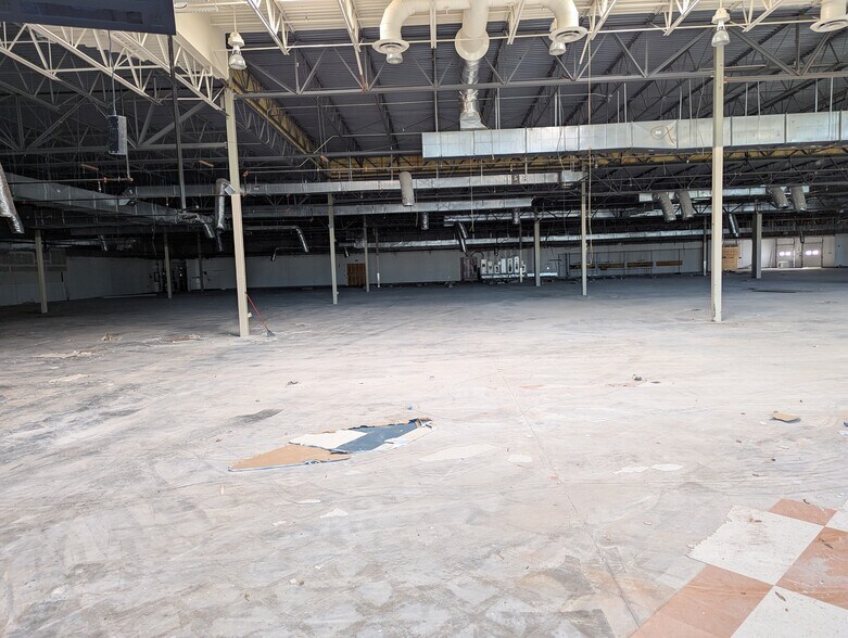 More Photos Of 1154 Lawrenceville Hwy, Lawrenceville Unknown For Lease