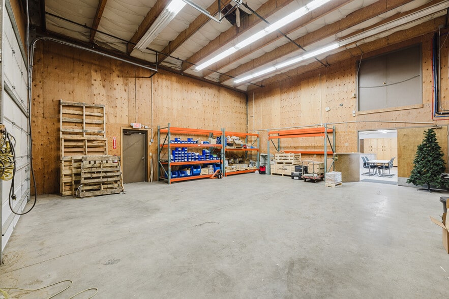 More Photos Of 222 Silver St, Elko Manufacturing For Lease