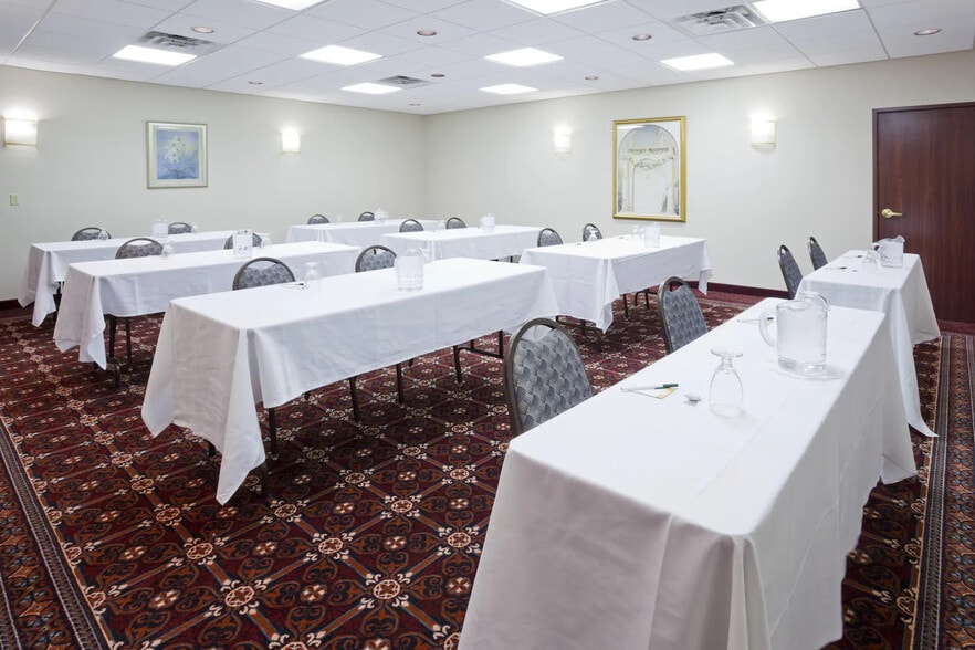 More Photos Of 5217 E Terrace Dr, Madison Hotel For Sale