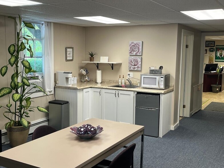 More Photos Of 284 Merrow Rd, Tolland Office For Sale