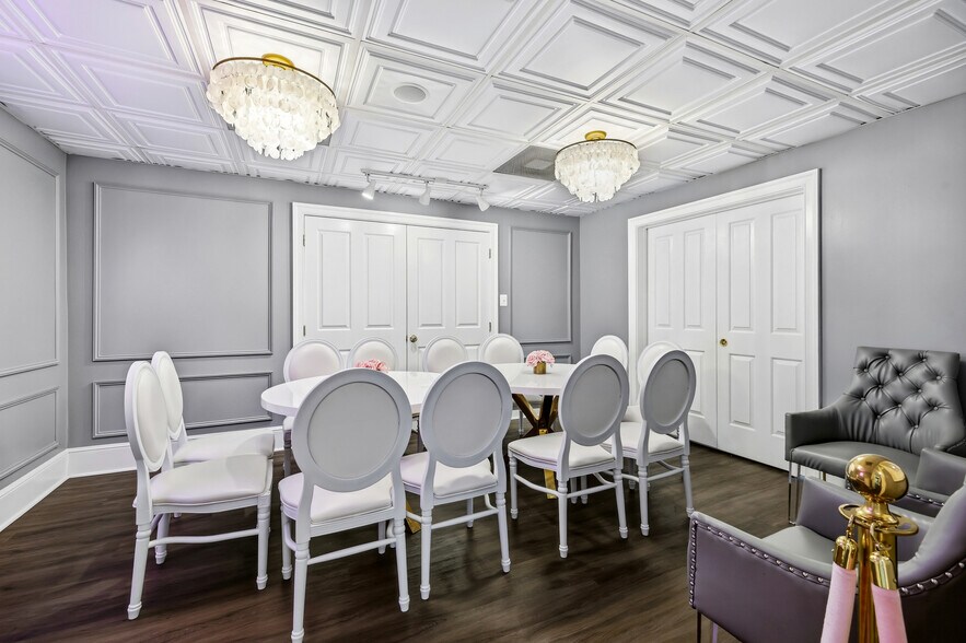More Photos Of 3 E Market St, Leesburg Office For Sale