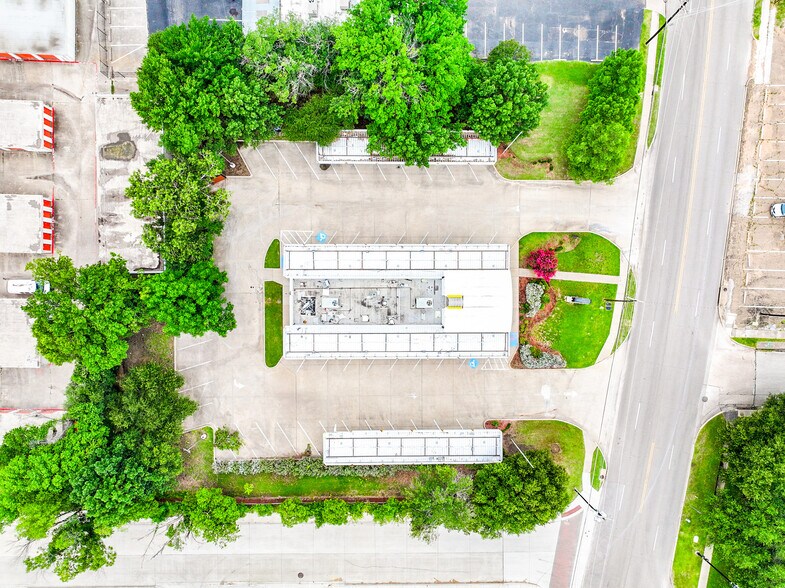 More Photos Of 1300 W Pioneer Dr, Irving Fast Food For Sale