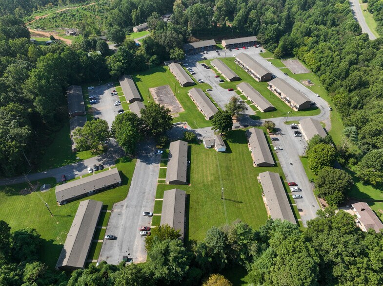 More Photos Of 100 S Kirkland Ave, Elkin Apartments For Sale