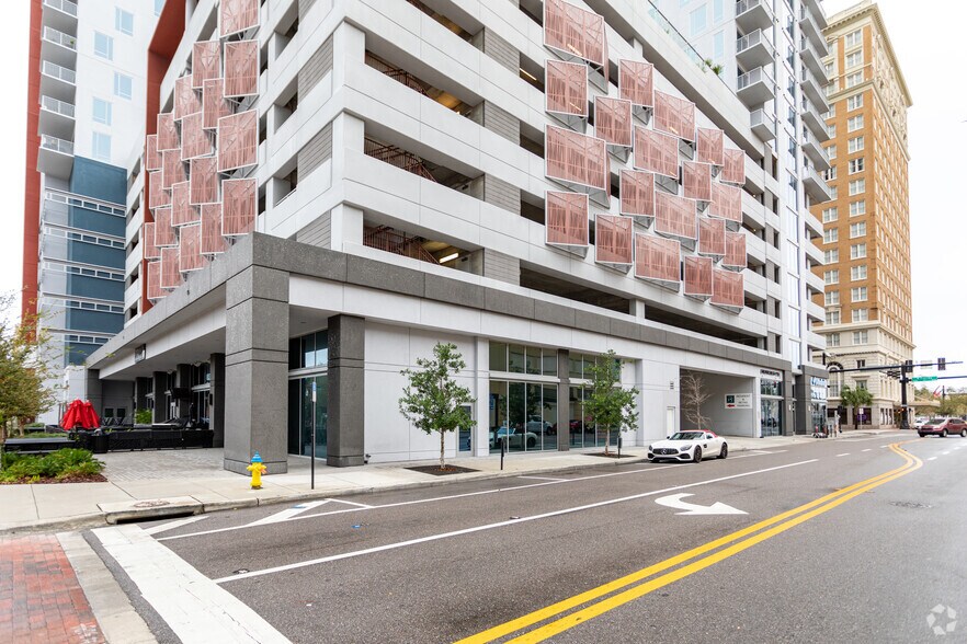 More Photos Of 915 N Franklin St, Tampa Apartments For Lease