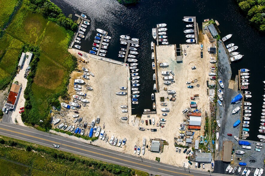 More Photos Of 470 S Green St, Tuckerton Marina For Sale