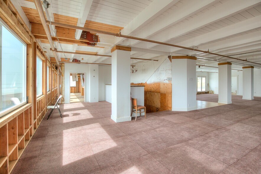 More Photos Of 61 Main St, Pacific Beach Restaurant For Sale