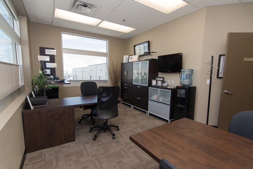 More Photos Of 134 Pembina Rd, Sherwood Park Flex For Sale