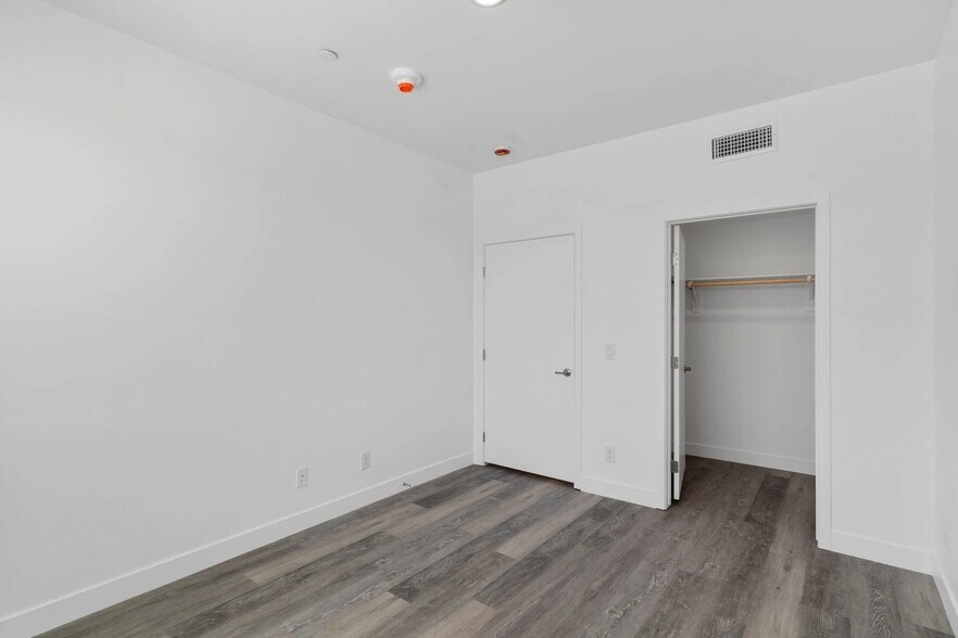 More Photos Of 4846 S Jones Blvd, Las Vegas Apartments For Sale