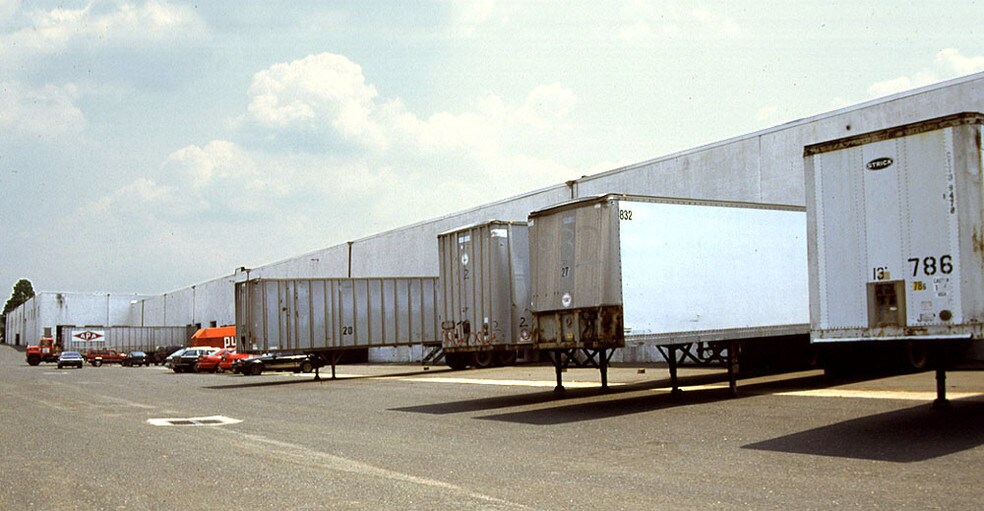 More Photos Of 47 6th St, East Brunswick Manufacturing For Lease