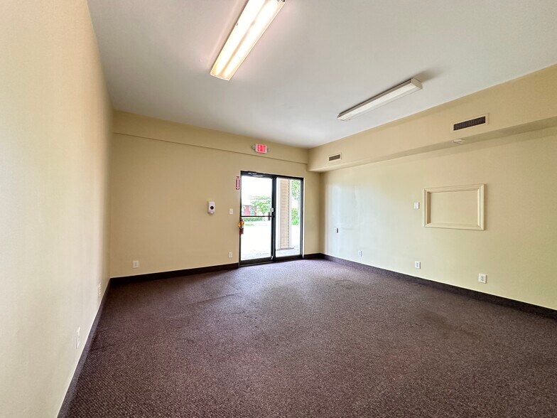More Photos Of 1001 S 1st St, Fulton Apartments For Lease