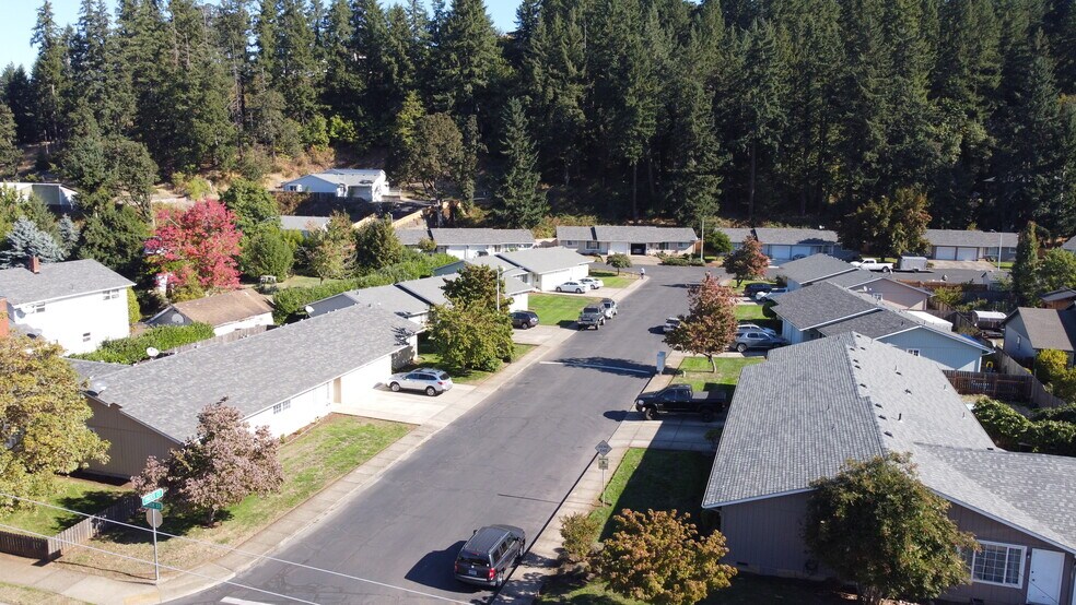 Primary Photo Of 201-307 Trees Ct, Silverton Apartments For Sale