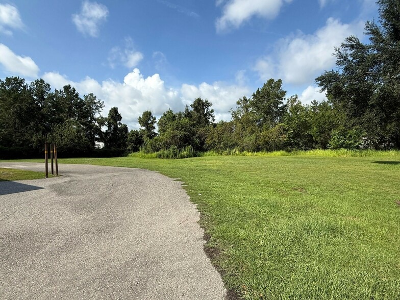More Photos Of 3941 W Pensacola St, Tallahassee Industrial For Lease