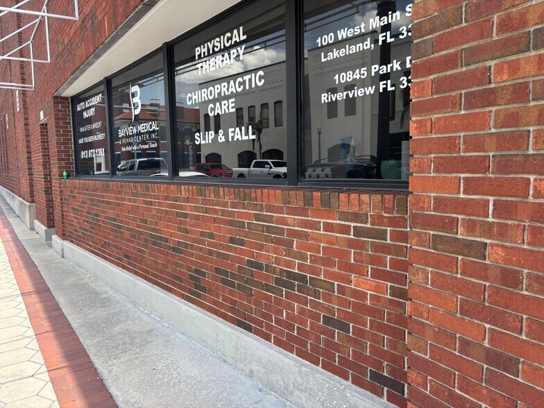 More Photos Of 100 W Main St, Lakeland Office For Lease