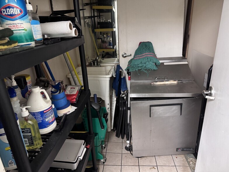 More Photos Of 873 N Larrabee St, Chicago Apartments For Sale