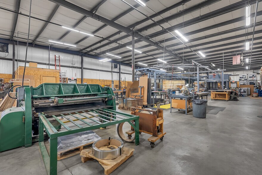 More Photos Of 197 Alder Dr, North Aurora Warehouse For Sale