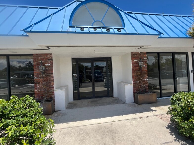 More Photos Of 3700 S Dixie Hwy, West Palm Beach Storefront Retail Office For Lease
