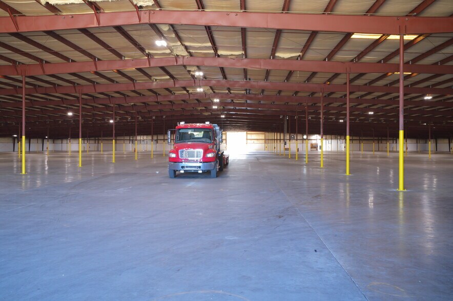 More Photos Of 847 W Main St, Lake City Warehouse For Lease
