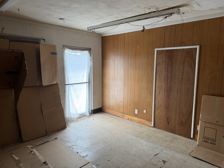 More Photos Of 217 Percy Ave, Yuba City Storefront For Sale