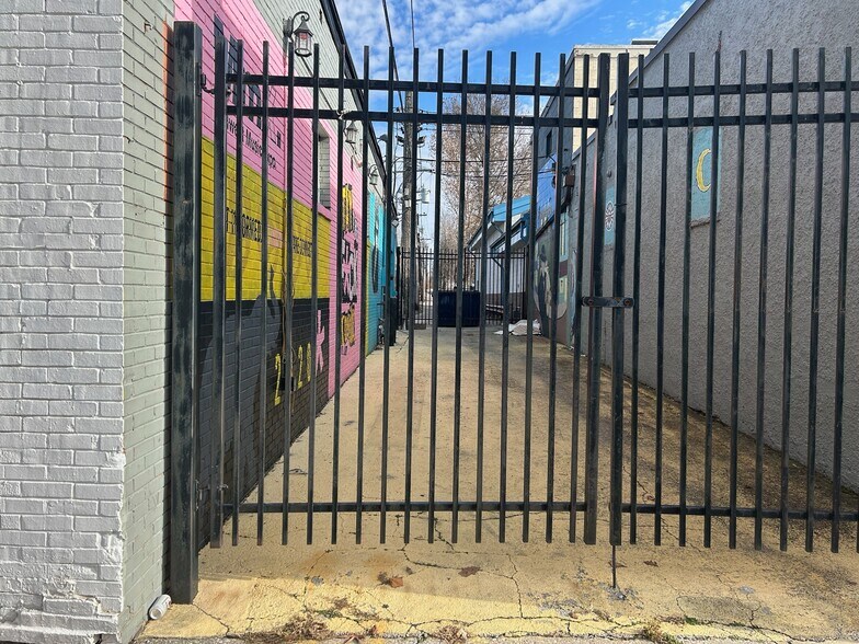 More Photos Of 120-126 Oakland ave, Decatur General Retail For Lease