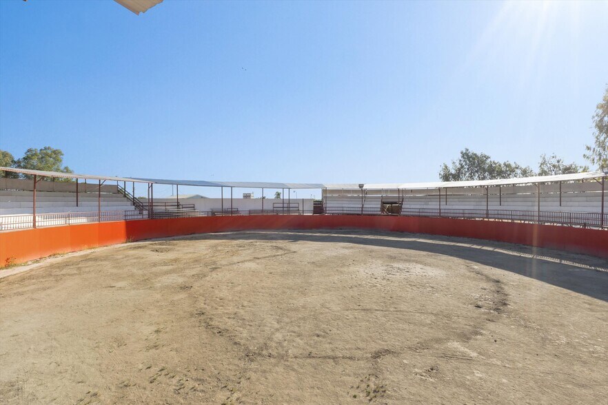 More Photos Of 11475 Garzoli Ave, Delano Horse Stables For Sale