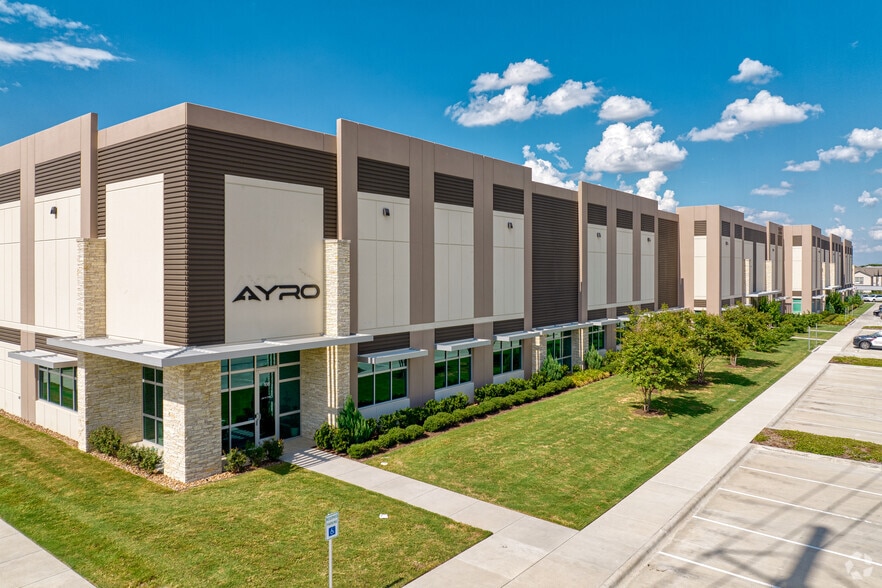 More Photos Of 900 E Old Settlers Blvd, Round Rock Unknown For Lease