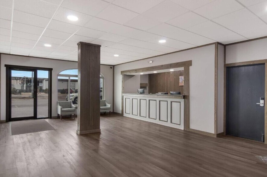 More Photos Of 2202 Delta Dr, Scottsbluff Hotel For Sale