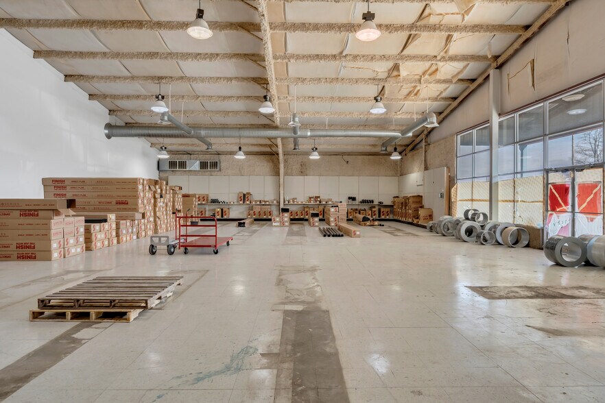 More Photos Of 25 Woodbury Hwy, Manchester Freestanding For Lease