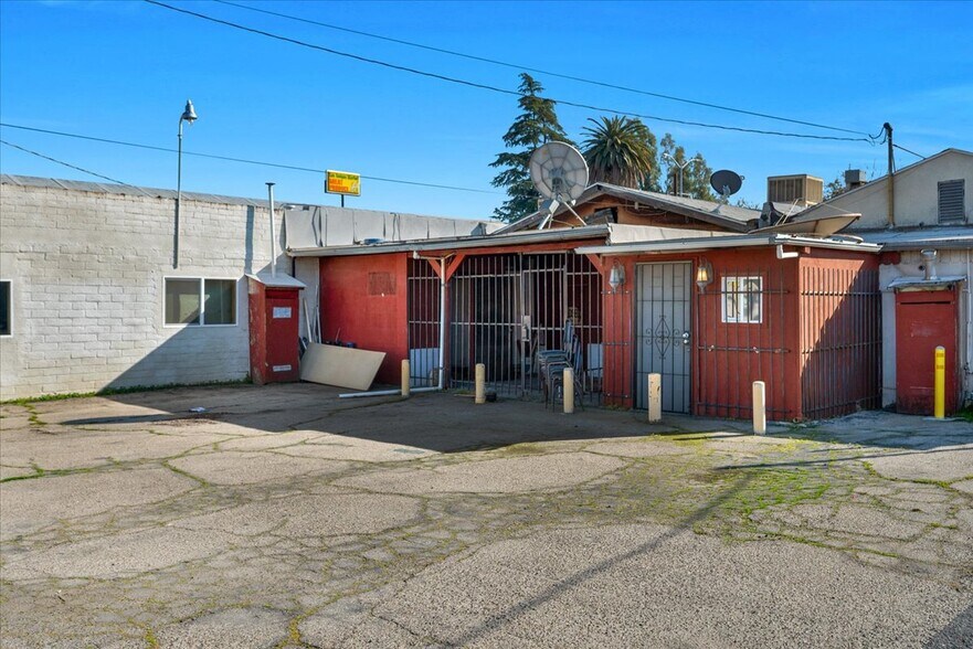 More Photos Of 624 Park Blvd, Orange Cove General Retail For Sale